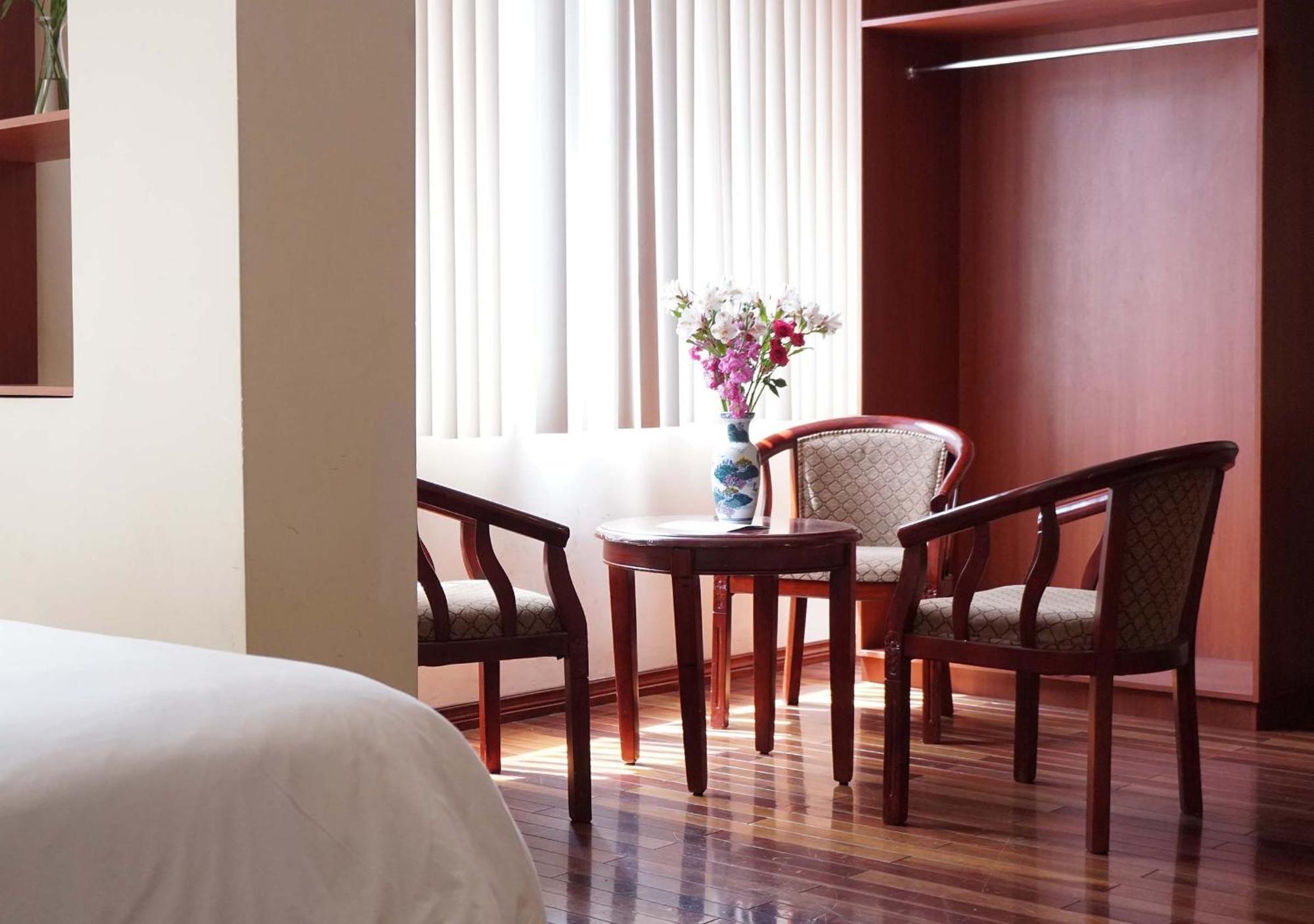 Hotel Lottus Кіто Екстер'єр фото