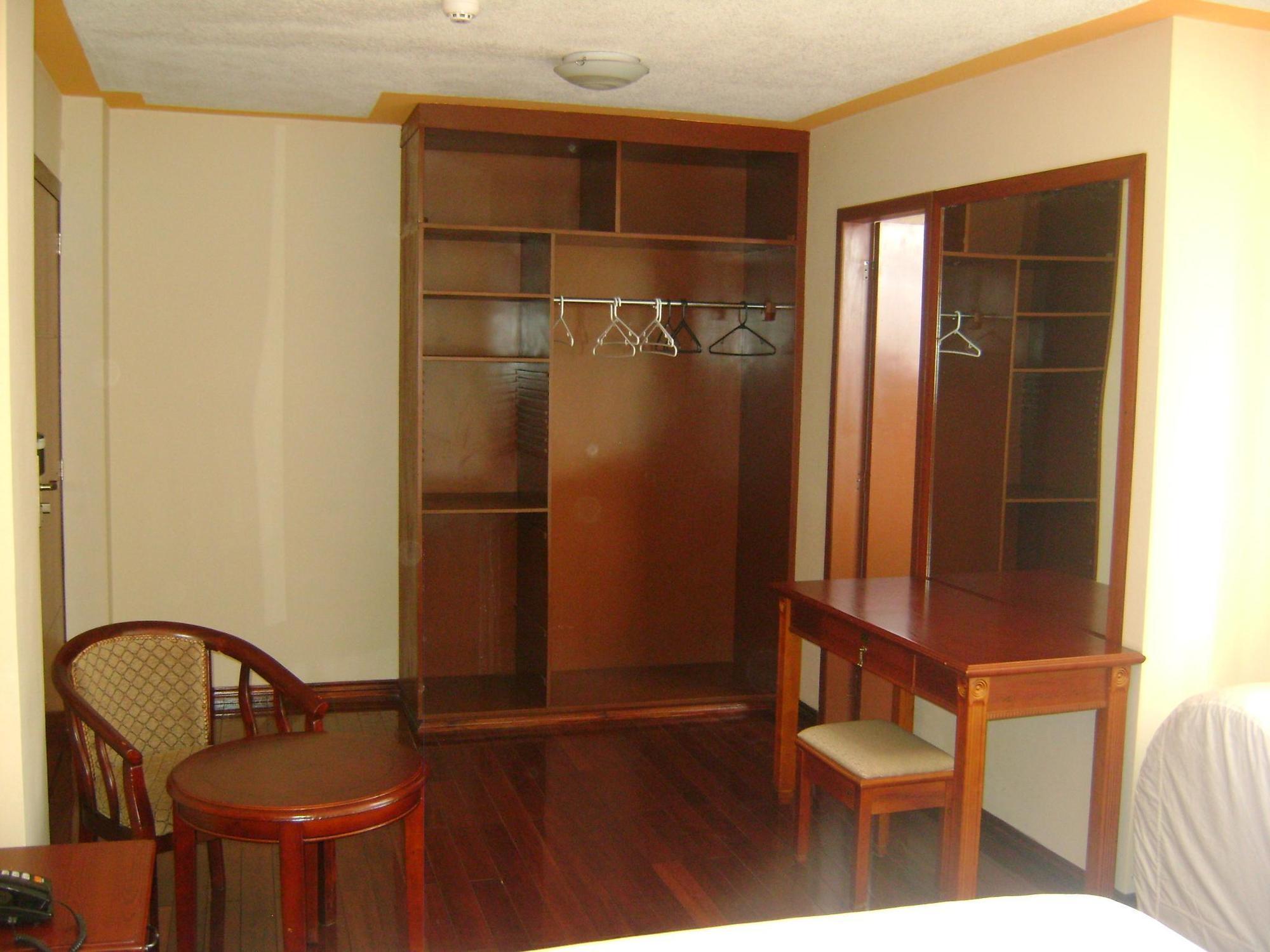 Hotel Lottus Кіто Екстер'єр фото