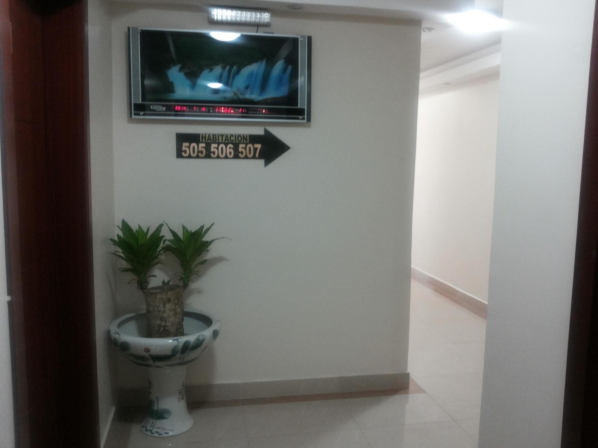 Hotel Lottus Кіто Екстер'єр фото