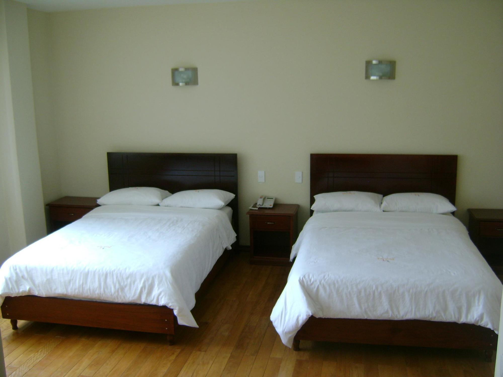 Hotel Lottus Кіто Екстер'єр фото